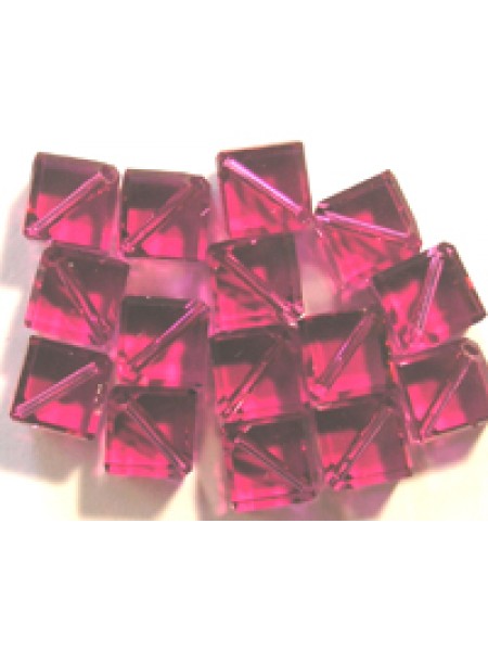 Swar Diagonal Cube 4mm Fuchsia