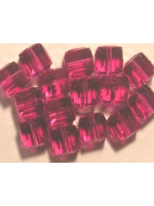 Swar Cube Bead 6mm Fuchsia