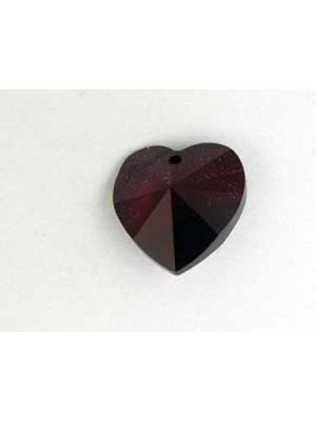 Swar Heart 14.4x14mm Garnet