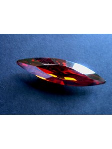 Swar Navette 48x13mm Red Magma